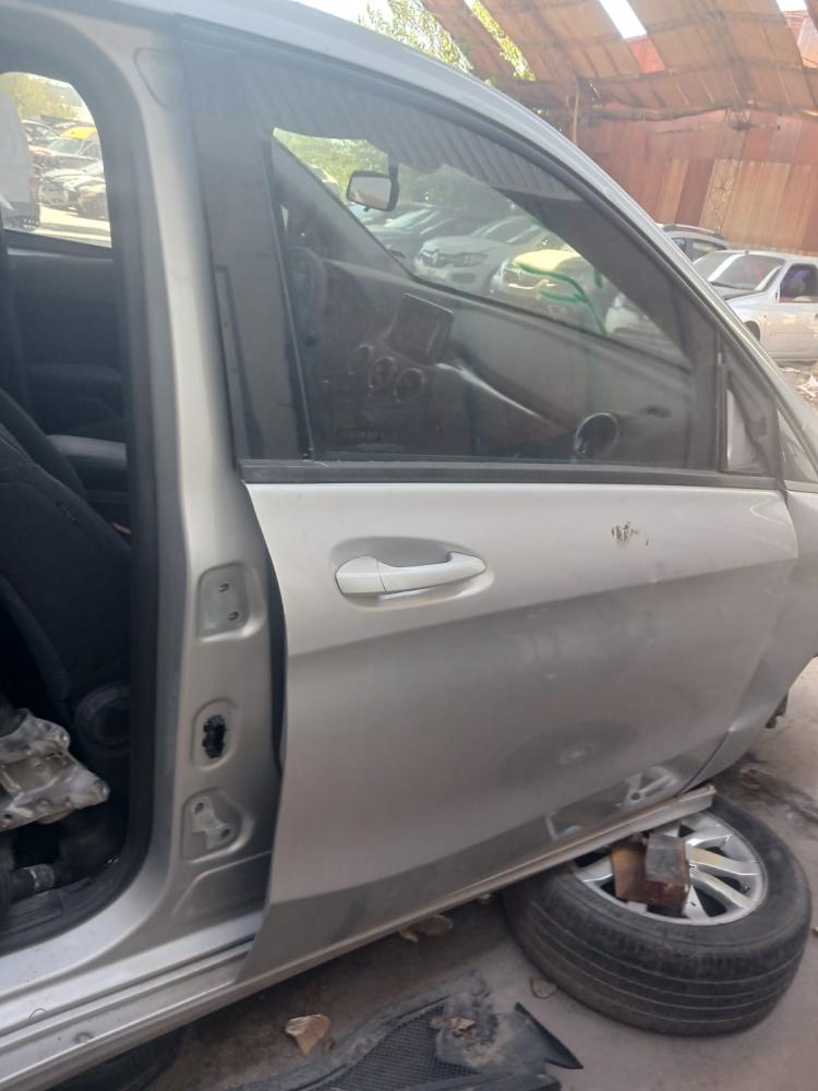 PUERTA DELANTERA DERECHA MERCEDES BENZ B200