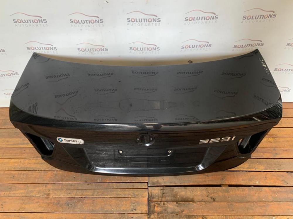 TAPA DE BAUL BMW 323 I 2009