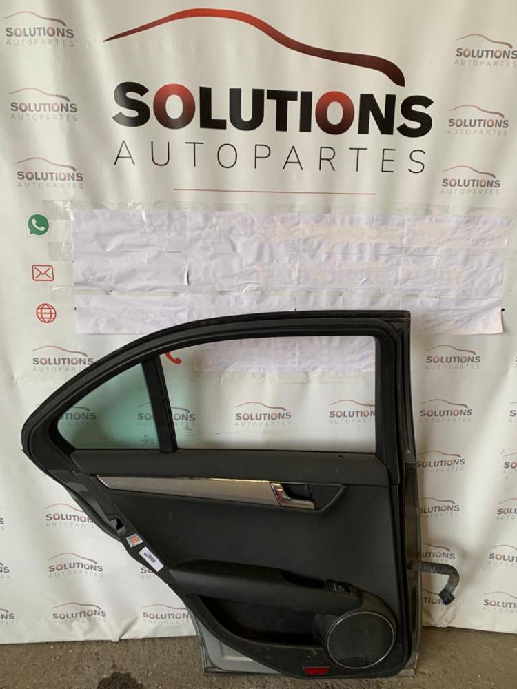 PUERTA TRASERA IZQUIERDA MERCEDES BENZ C250