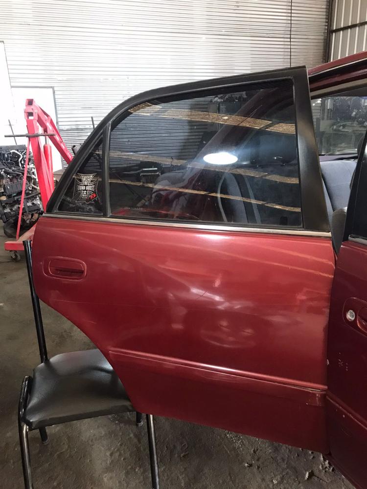 PUERTA TRASERA DERECHA TOYOTA COROLLA GLI 1.6