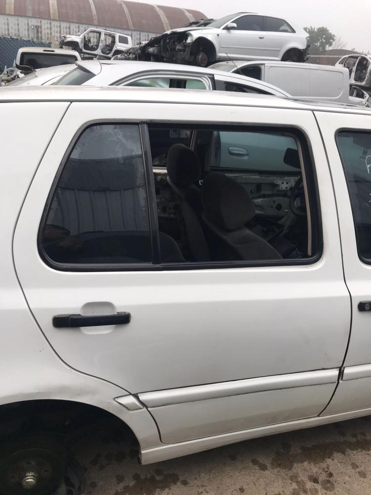 PUERTA TRASERA DERECHA VOLKSWAGEN GOLF 2.0