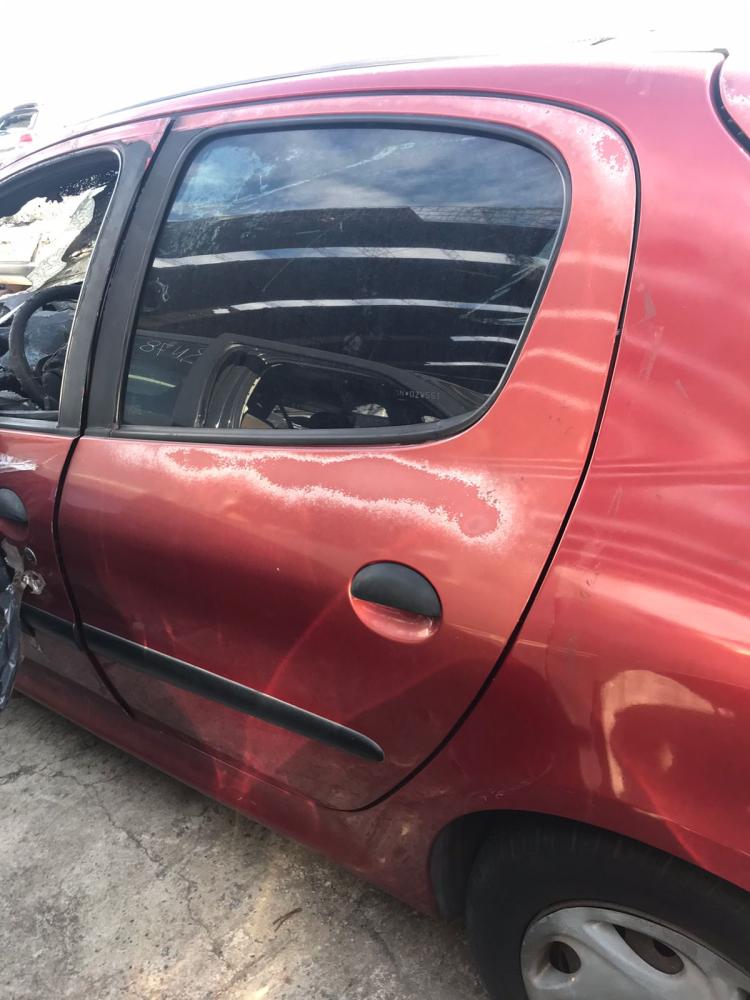 PUERTA TRASERA IZQUIERDA PEUGEOT 206 1.6