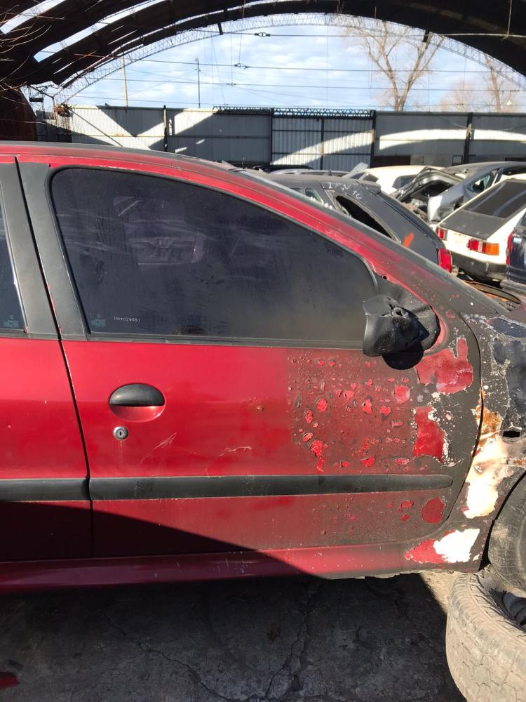 PUERTA DELANTERA DERECHA PEUGEOT 206 1.6