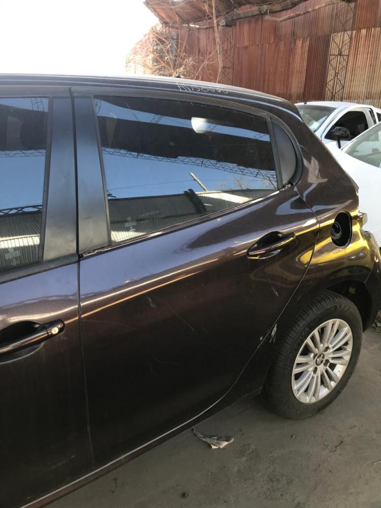 PUERTA TRASERA IZQUIERDA PEUGEOT 208 ALLURE 1.6