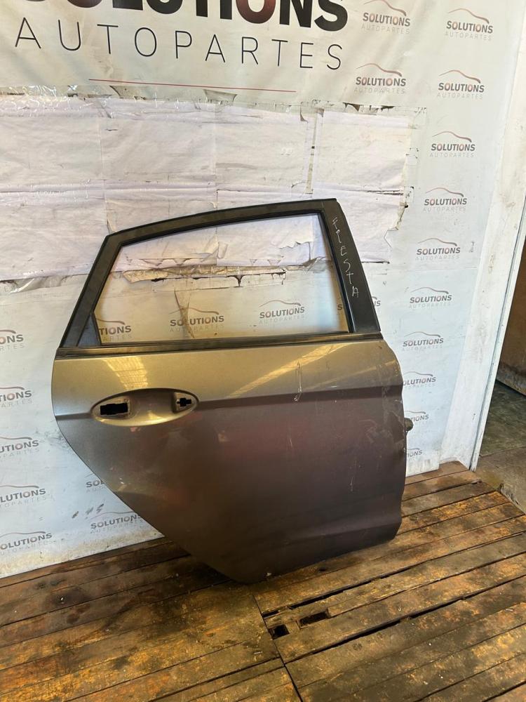 PUERTA TRASERA DERECHA FORD FIESTA