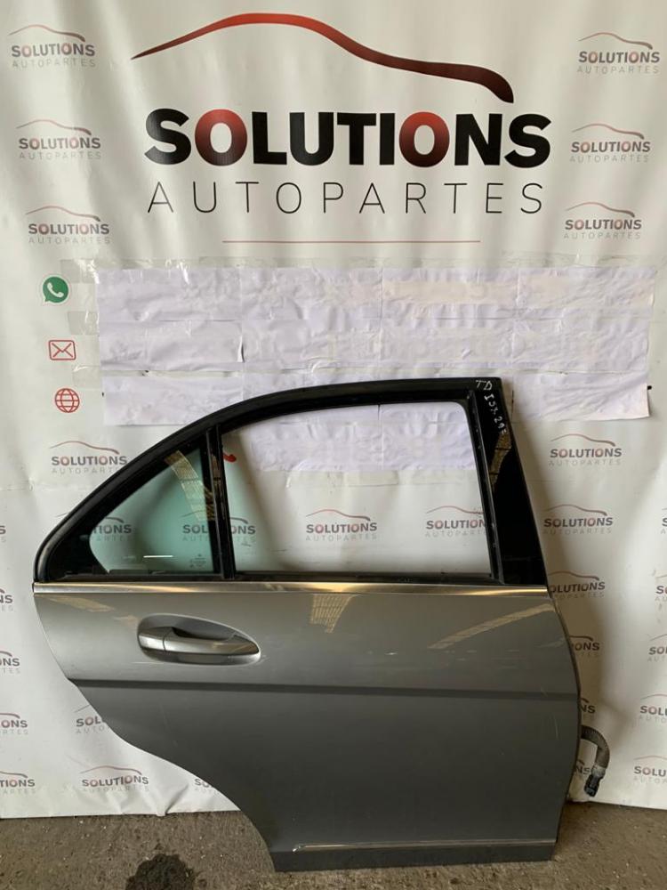 PUERTA TRASERA DERECHA MERCEDES BENZ C250