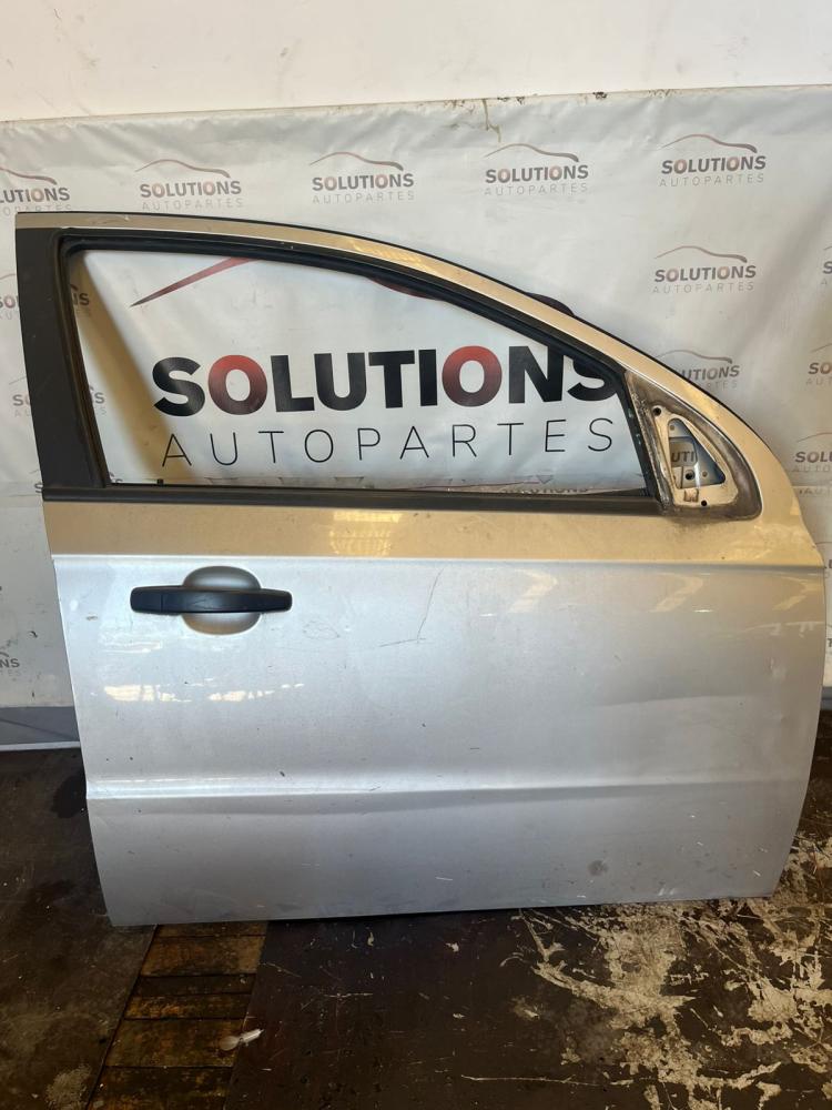 PUERTA DELANTERA DERECHA FORD FOCUS