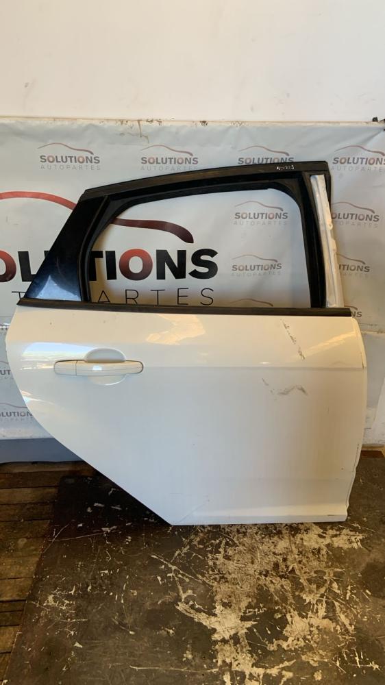 PUERTA TRASERA DERECHA FORD FOCUS