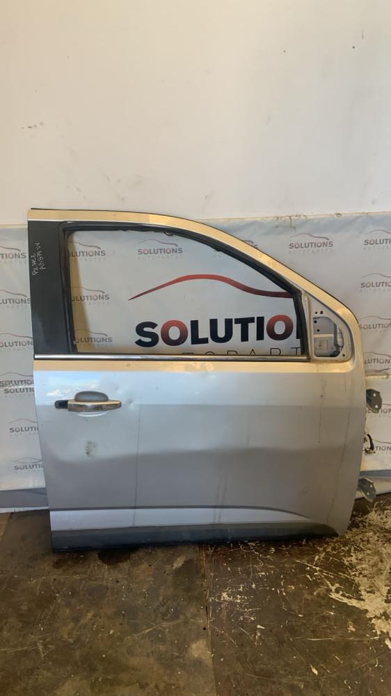 PUERTA DELANTERA DERECHA CHEVROLET TRAILBLAZER