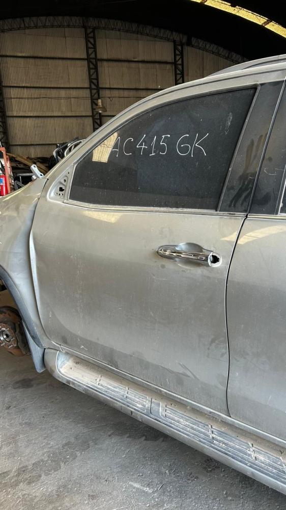 PUERTA DELANTERA IZQUIERDA TOYOTA SW4