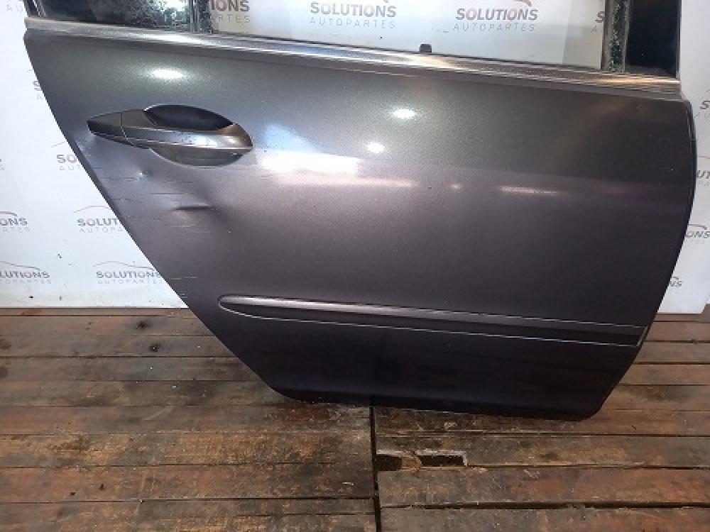 PUERTA TRASERA DERECHA HONDA LEGEND 2009