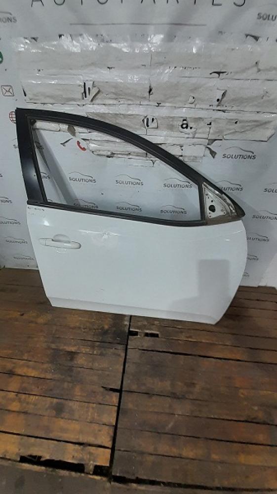 PUERTA DELANTERA DERECHA KIA CERATO 2.0 M/T 2011